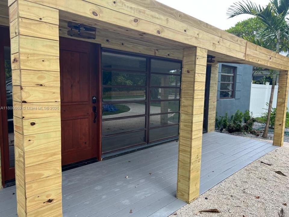 14825 Garden Dr, Miami, Florida 33168