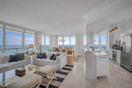 6365 Collins Ave 3701, Miami Beach, Florida 33141, USA