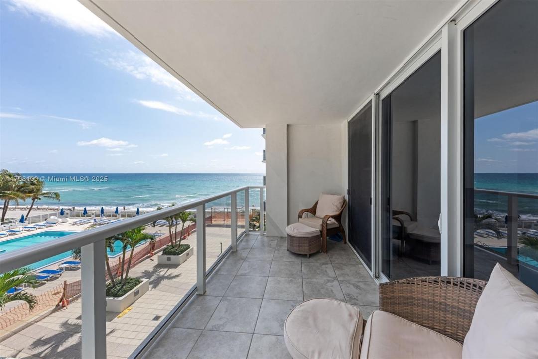 2751 S Ocean Dr 403S, Hollywood, Florida 33019, Amerika Birleşik Devletleri