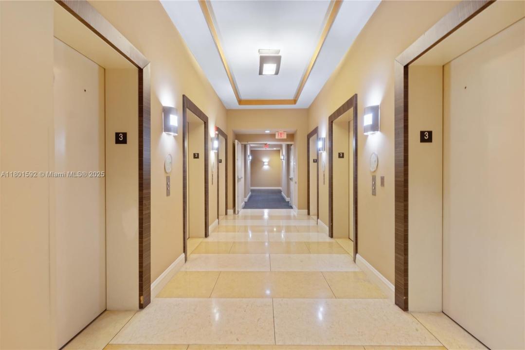 253 NE 2nd St 314, Miami, Florida 33132