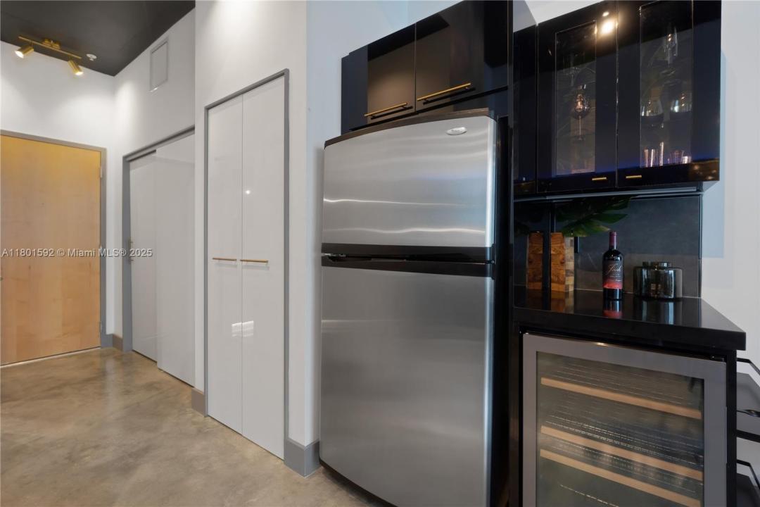 253 NE 2nd St 314, Miami, Florida 33132