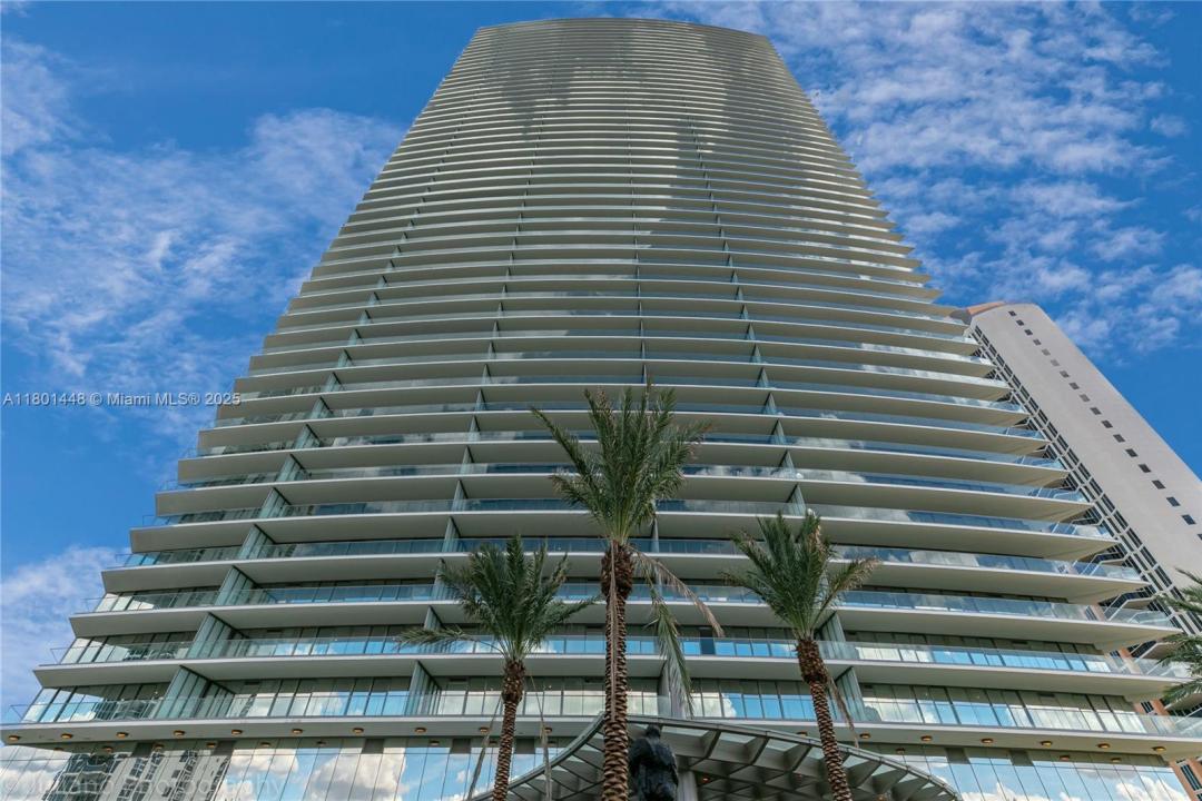 18975 Collins Ave 2805, Sunny Isles Beach, فلوريدا 33160, الولايات المتحدة