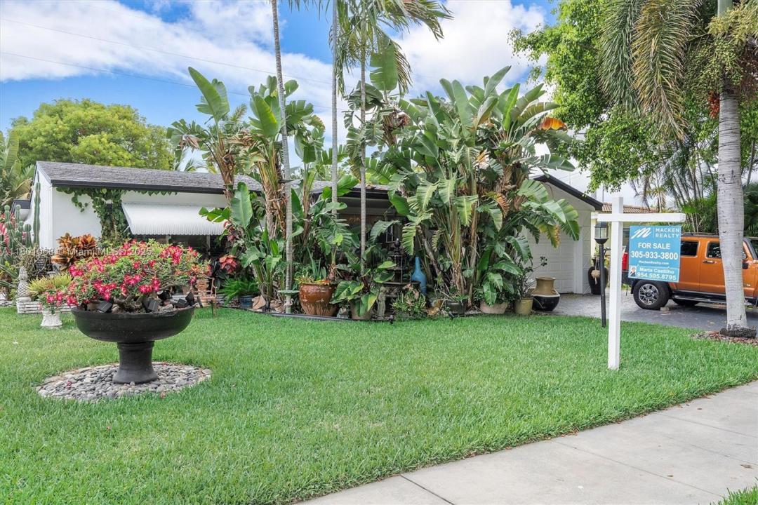 1012 NE 8th St, Hallandale Beach, فلوريدا 33009, الولايات المتحدة