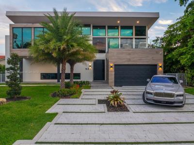 521 Holiday Dr, Hallandale Beach, Florida 33009, USA