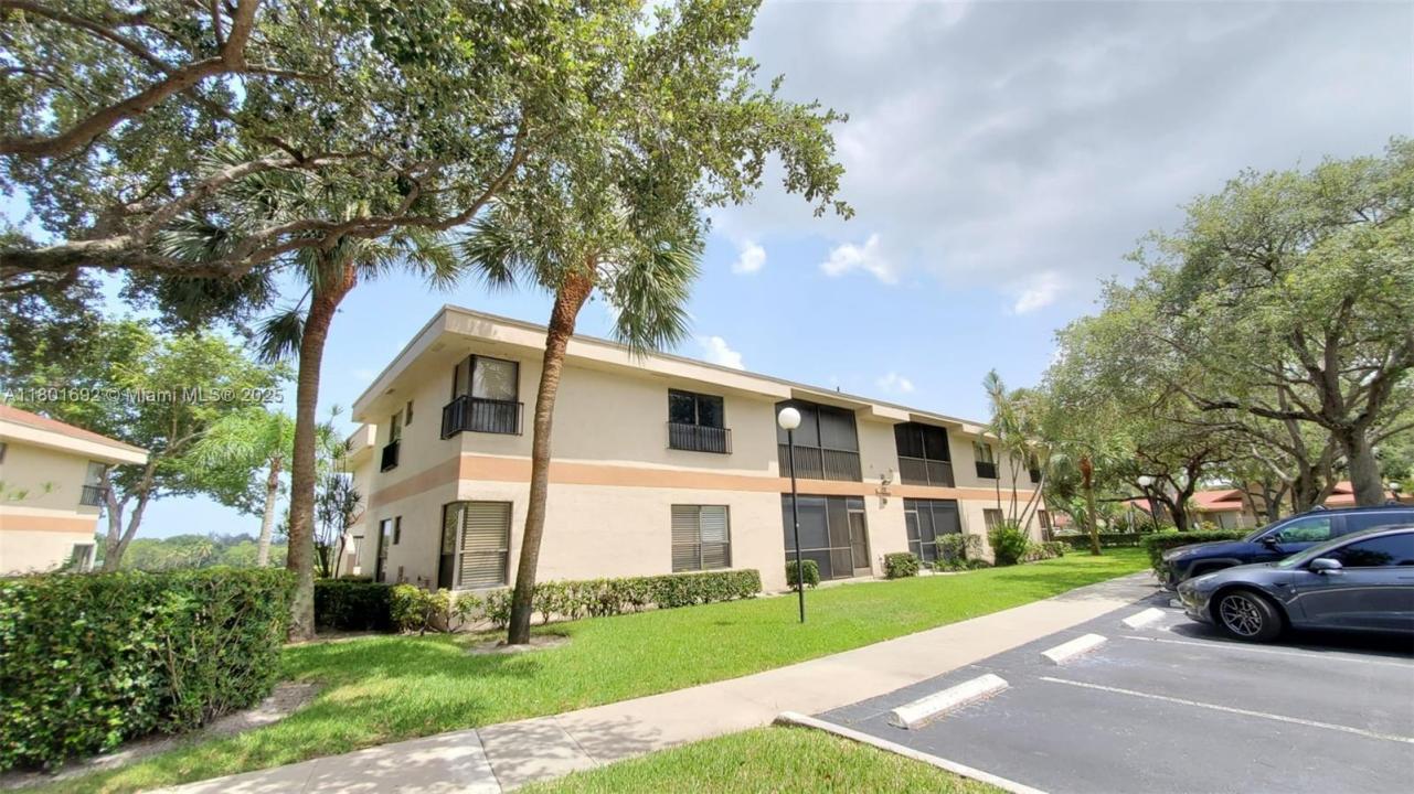 2828 S Carambola Cir S 1999, Coconut Creek, Florida 33066