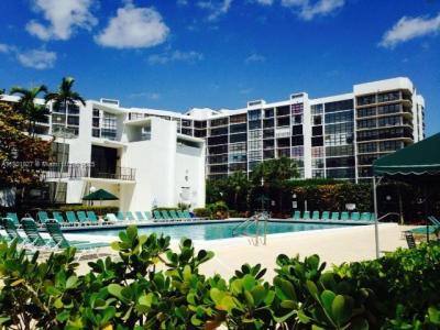 1000 Parkview Dr 605, Hallandale Beach, Florida 33009, USA