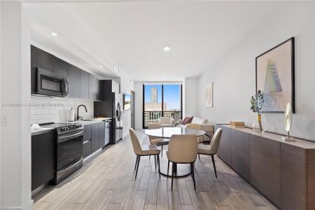 398 NE 5th St 1418, Miami, Florida 33132, USA