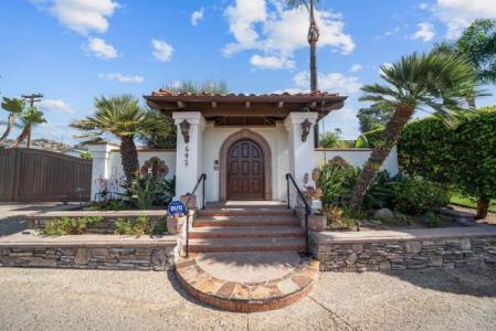 Crest Drive, El Cajon, California 92019