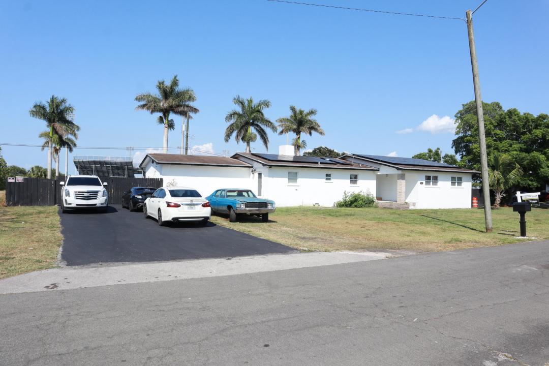 360 Kismet Avenue, Pahokee, Florida 33476