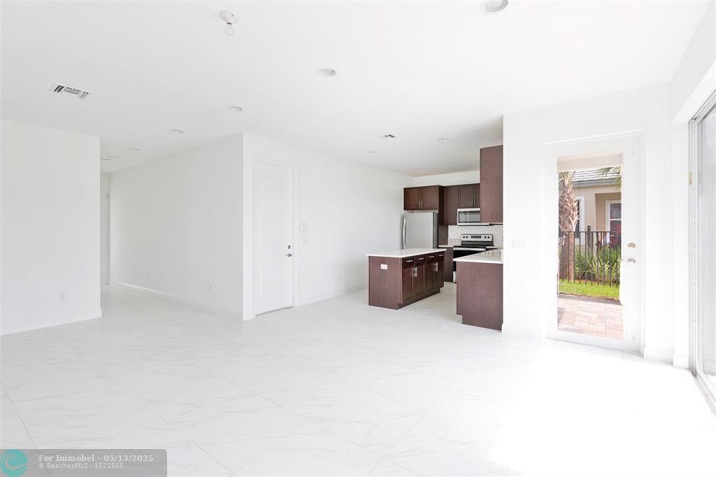 6975 PINES CIRCLE 33, In The Pines, Coconut Creek, Flórida 33073, Estados Unidos