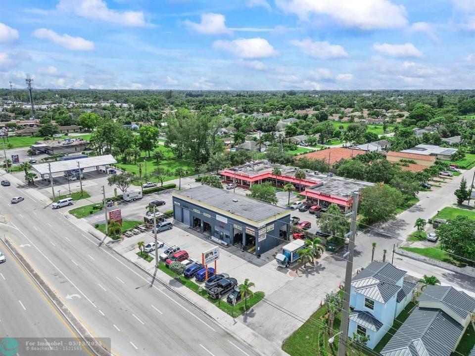 3593 S Military Trail, Lake Worth, Florida 33463