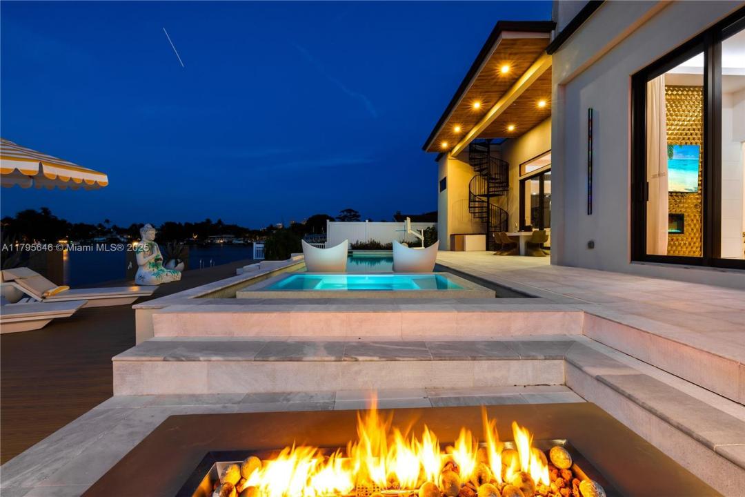 2225 NE 19th St, Fort Lauderdale, Florida 33305, Stati Uniti