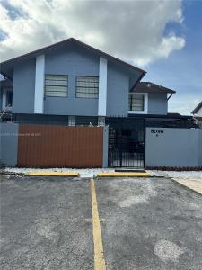 8098 NW 99th Ter, Hialeah Gardens, Florida 33016, Estados Unidos