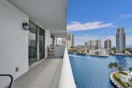 137 Golden Isles Dr 1105, Hallandale Beach, Florida 33009, USA
