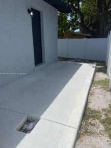 217 NW 7th Ave 1-2, Dania Beach, Florida 33004, USA