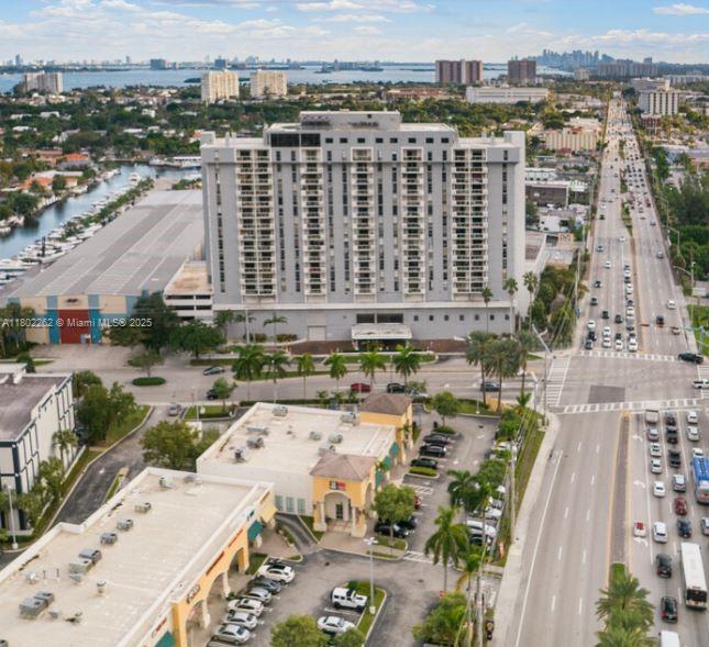 13499 Biscayne Blvd Tower Suites 4 & 5, North Miami, Flórida 33181, Estados Unidos
