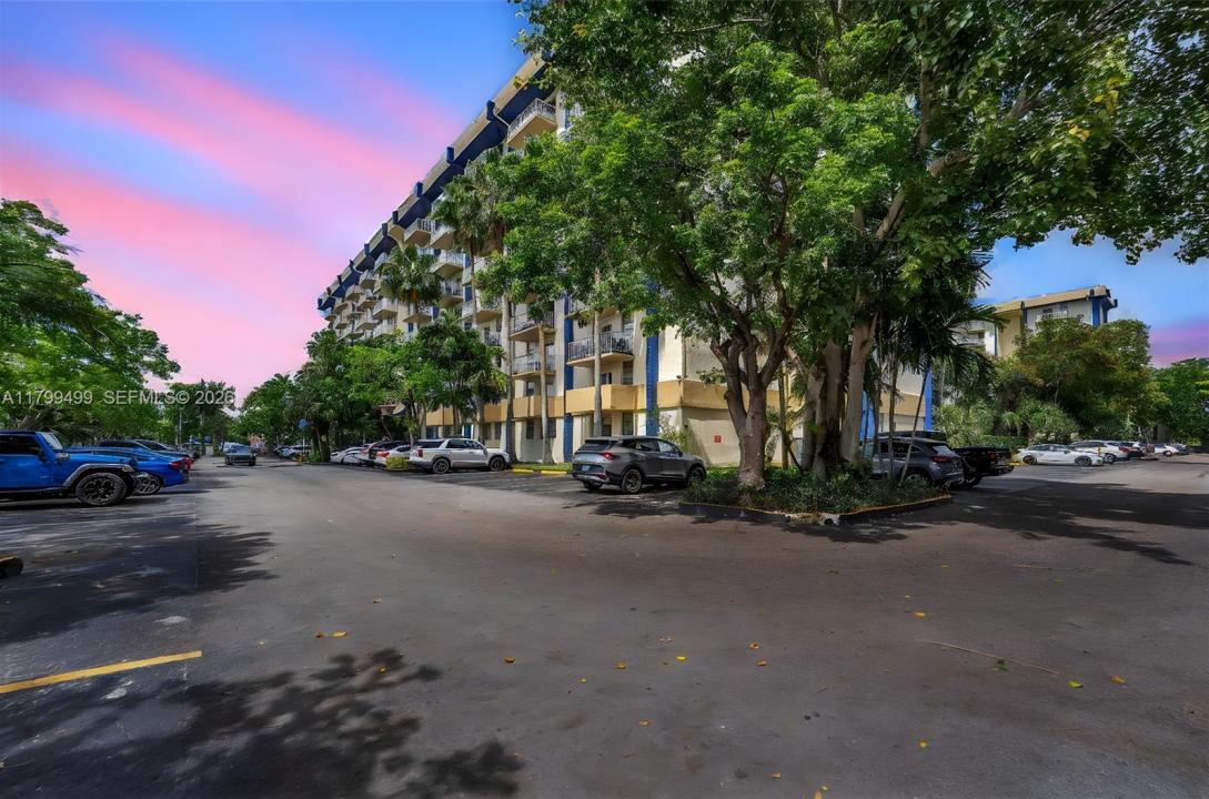 4550 NW 9th St 106E, Miami, Florida 33126, USA