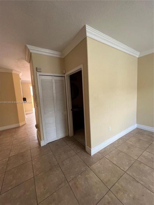 7329  NW 174  TE 101, Miami Lakes, Florida 33015, Estados Unidos