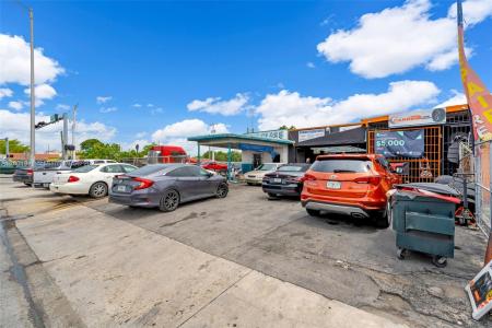 3200 NW 54th St, Miami, Florida 33142, USA