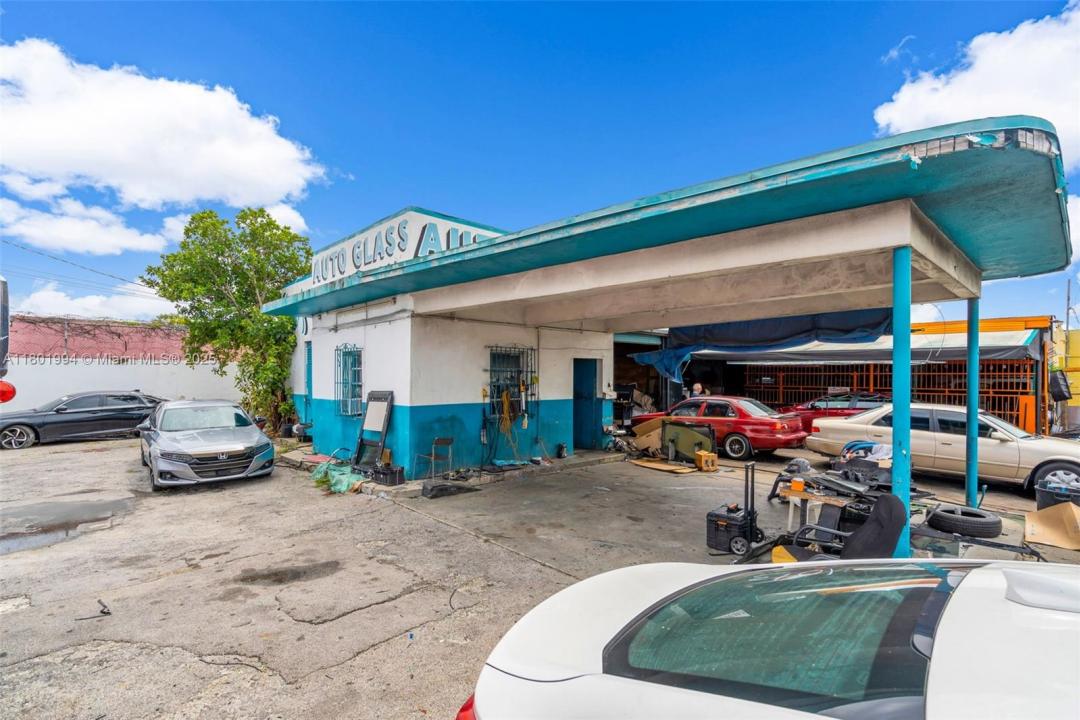 3200 NW 54th St, Miami, 佛罗里达州 33142, 美国