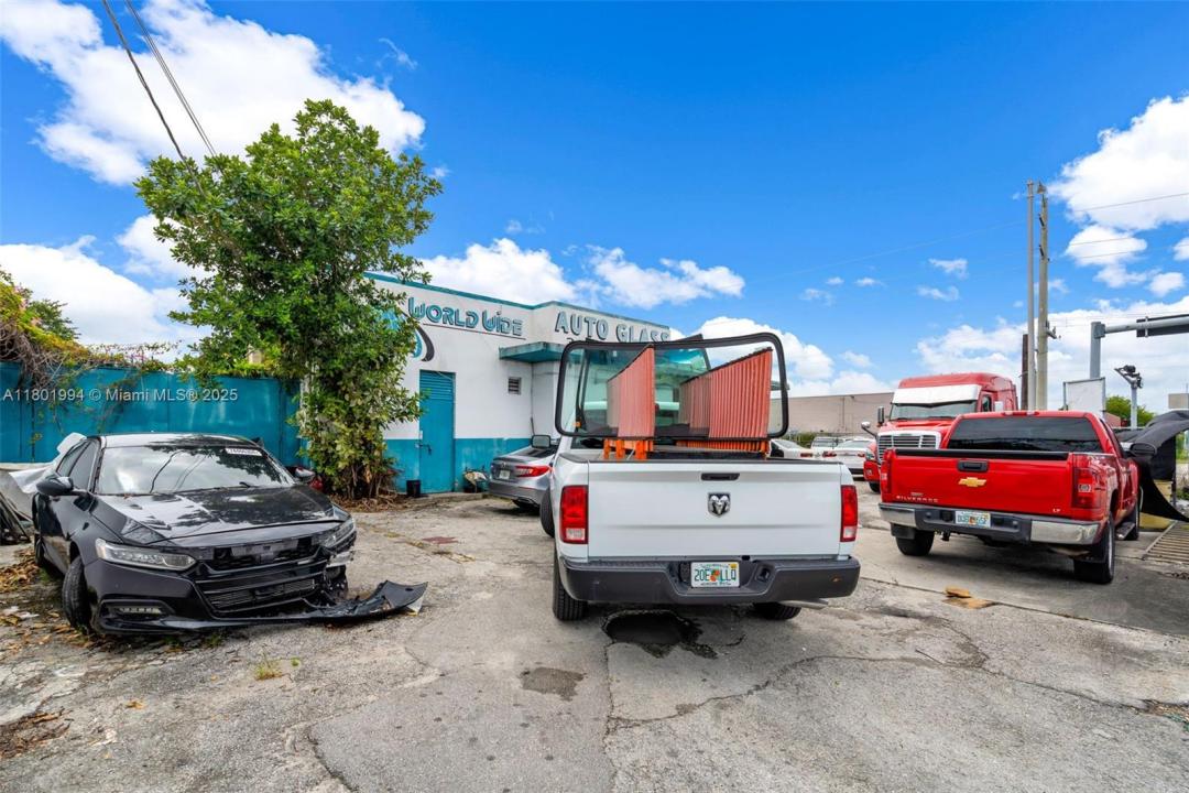 3200 NW 54th St, Miami, 佛罗里达州 33142, 美国