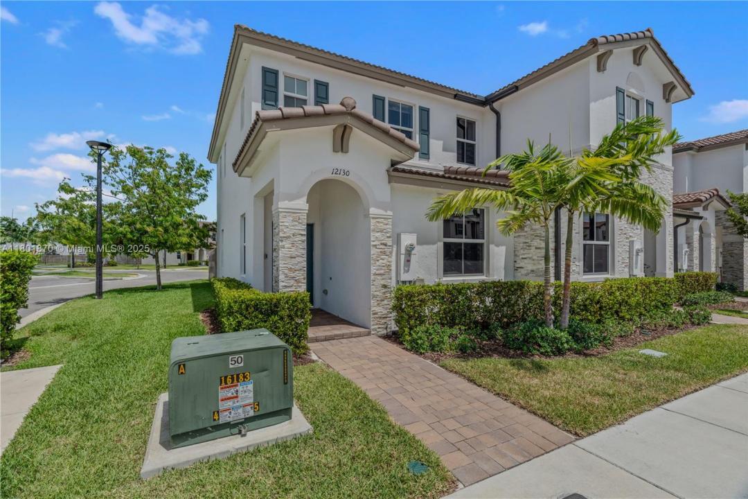 12130 NW 23rd Ct, Miami, 佛罗里达州 33167, 美国