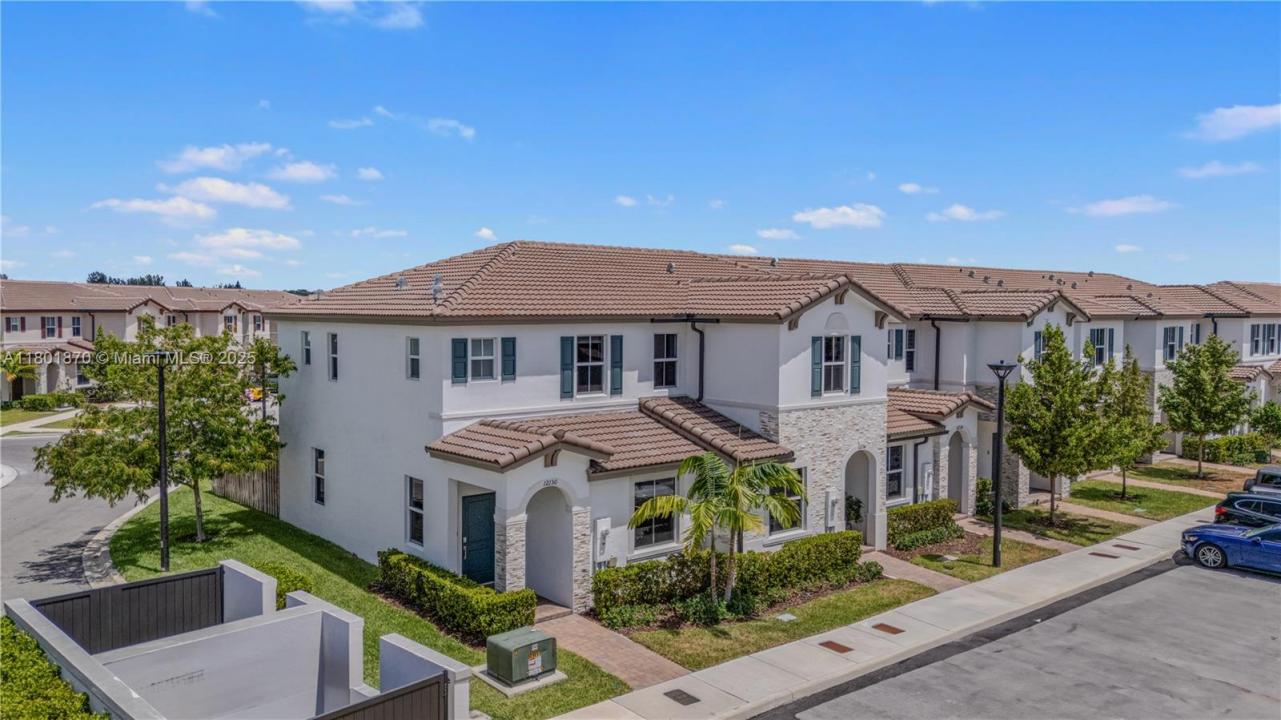 12130 NW 23rd Ct, Miami, 佛罗里达州 33167, 美国