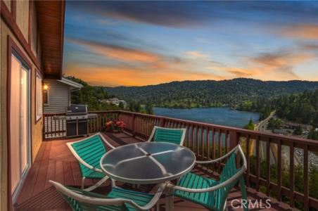 Delle Drive, Crestline, California 92325