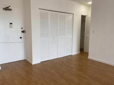 1985 S Ocean Dr 22A, Hallandale Beach, Florida 33009, USA