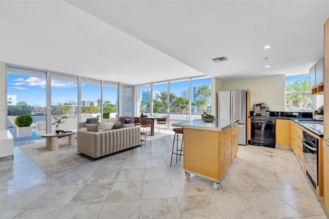7929 West Dr 401, North Bay Village, Floride 33141, États-Unis