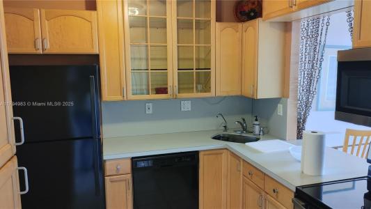 2101 Atlantic Shores Blvd 415, Hallandale Beach, Florida 33009, USA