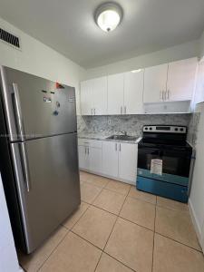 120 SW 18th Ct 2, Miami, Florida 33135, USA