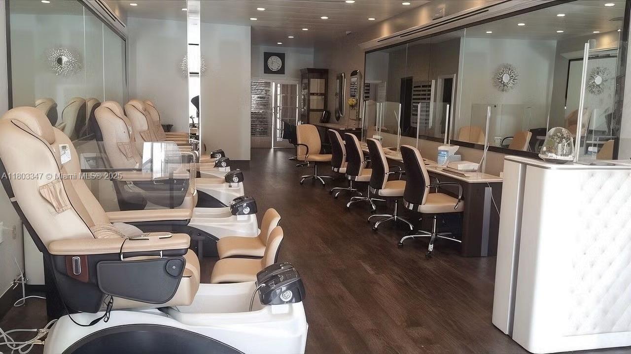 North Miami Beach, 플로리다 33160, 미국