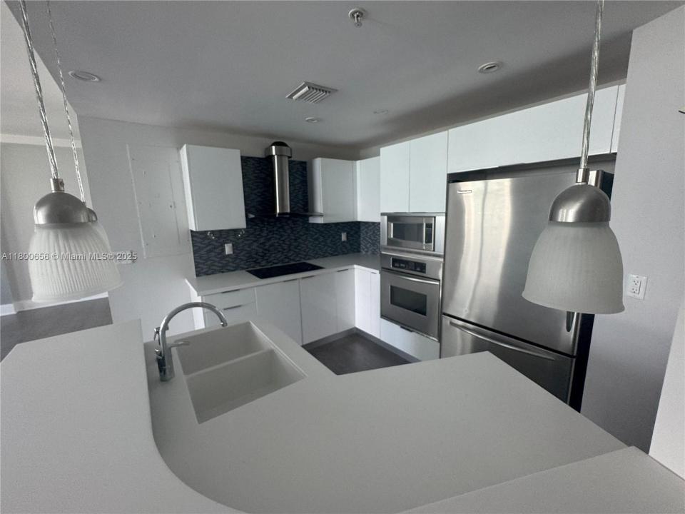 5970 Indian Creek Dr PH-3, Miami Beach, Florida 33140
