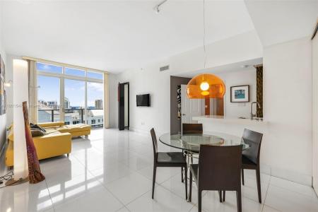 1155 BRICKELL BAY DR PH204, Miami, Florida 33131, USA