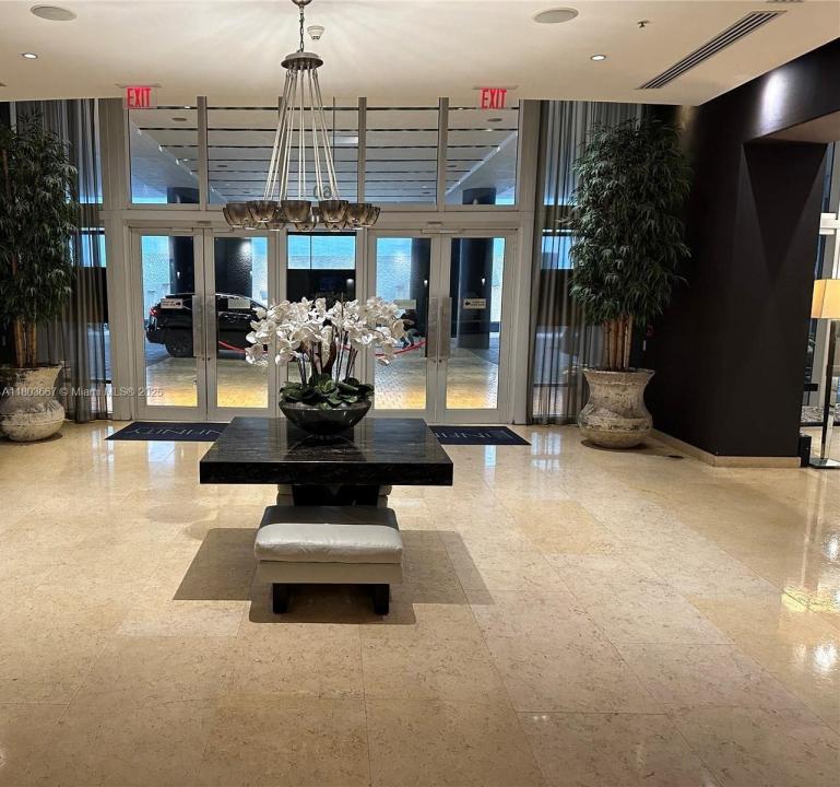 60 SW 13th St 2824, Miami, פלורידה 33130, ארצות הברית של אמריקה 