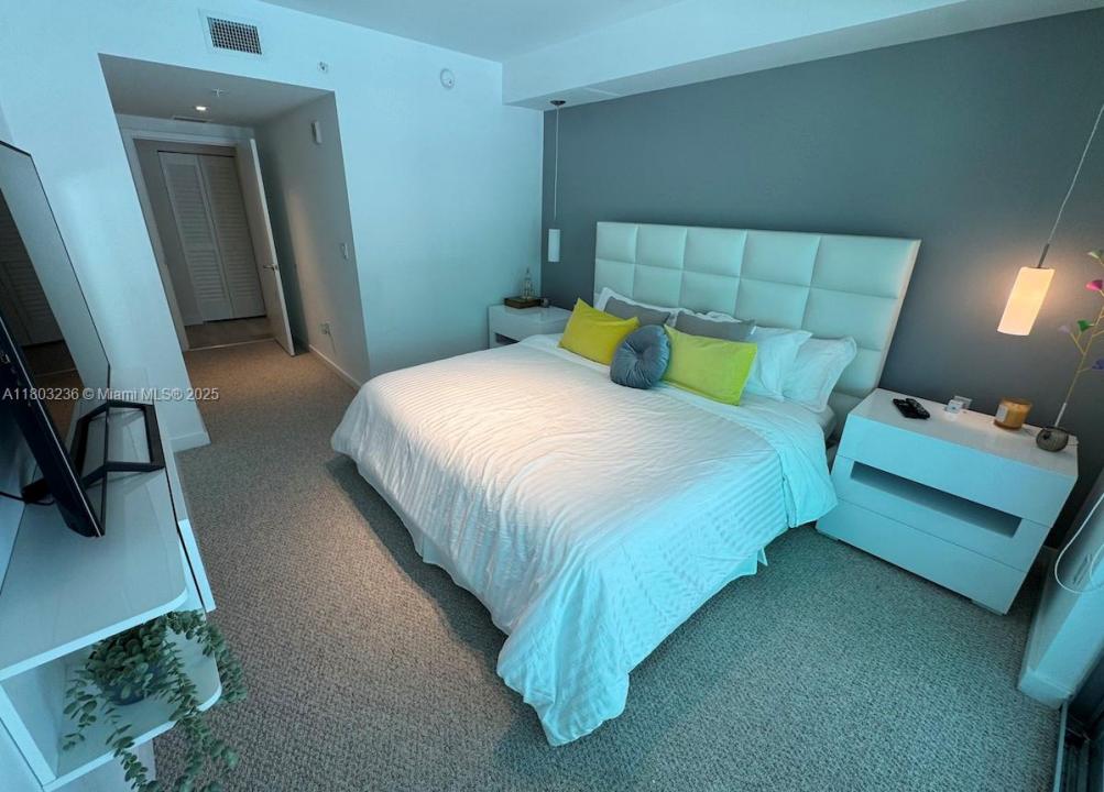 1600 SW 1st Ave 512, Miami, Florida 33129