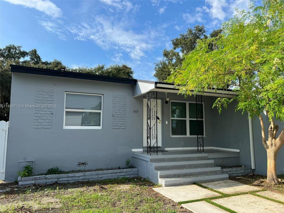 1472 NE 150th St, Miami, Florida 33161