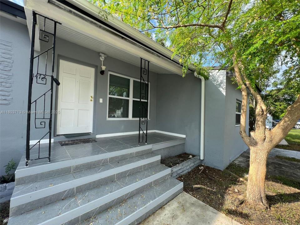 1472 NE 150th St, Miami, Florida 33161