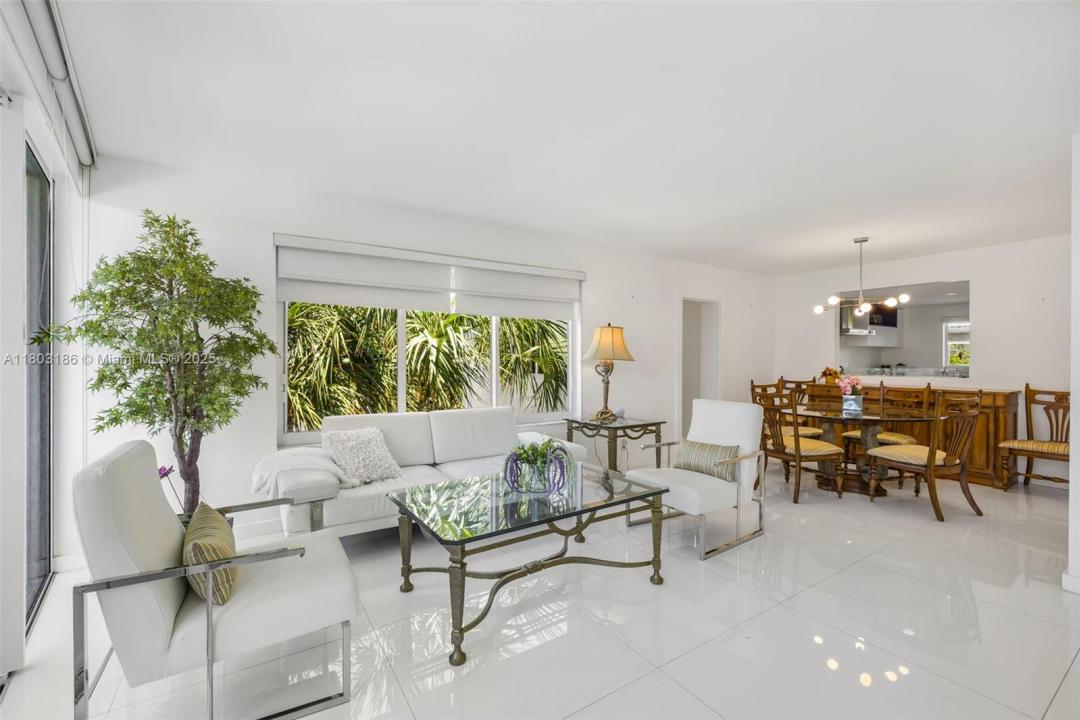 1 Harbour Way 305, Bal Harbour, Florida 33154, USA