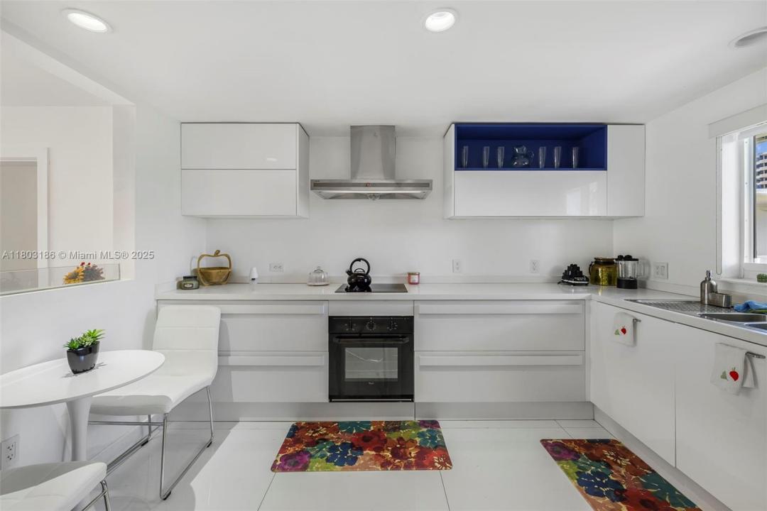 1 Harbour Way 305, Bal Harbour, Florida 33154, USA