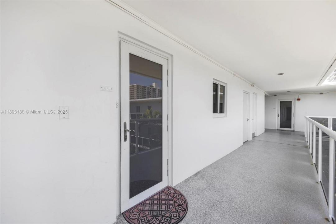 1 Harbour Way 305, Bal Harbour, Florida 33154, USA