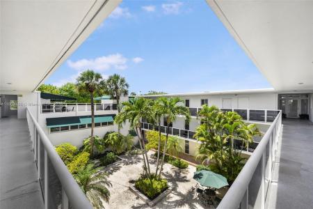 1 Harbour Way 305, Bal Harbour, Florida 33154, USA