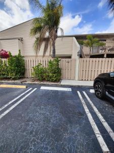616 Executive Center Dr 107, West Palm Beach, Florida 33401, USA
