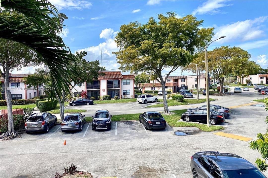 880 NE 207th Ter 202-10, Miami, فلوريدا 33179, الولايات المتحدة