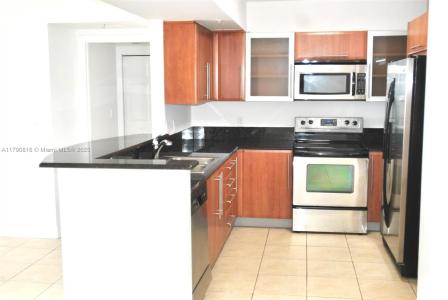 3232 SW 22nd Ter 1008, Miami, Florida 33145, USA