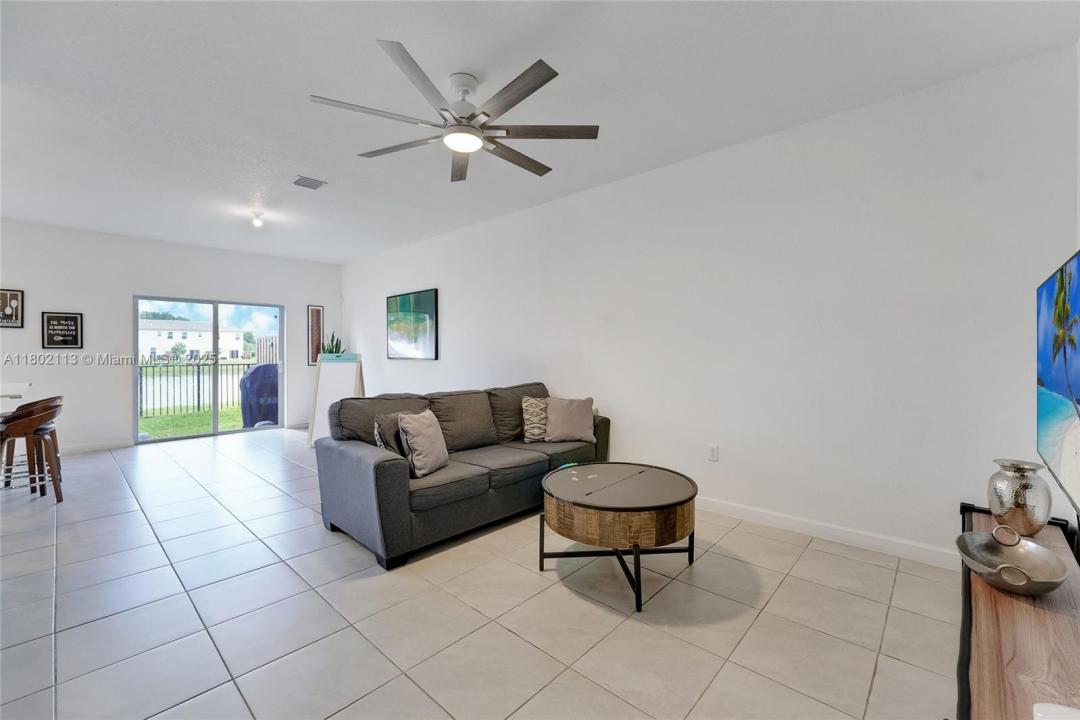 12767 NW 23rd Pl, Miami, Flórida 33167, Estados Unidos