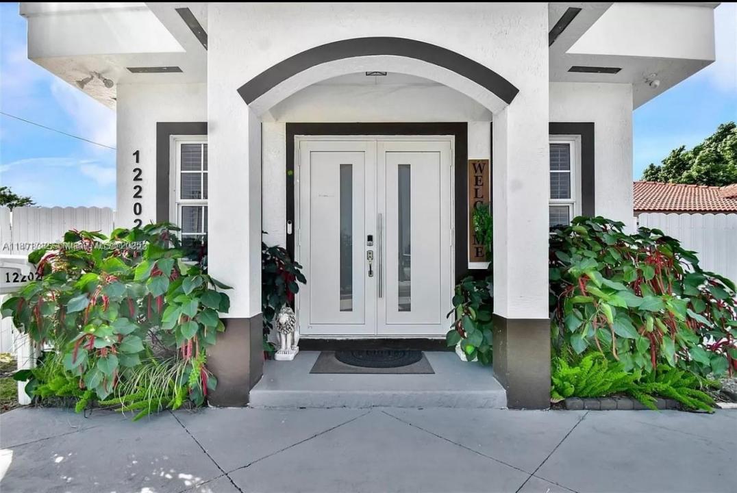 12202 SW 216th St, Miami, Florida 33170