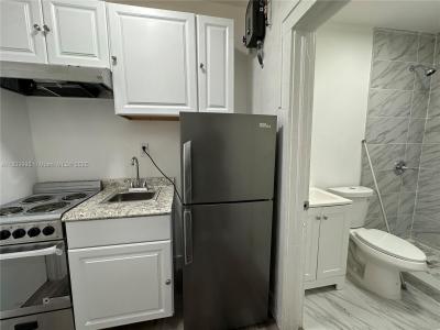 1630 SW 10th St 4, Miami, Florida 33135, USA