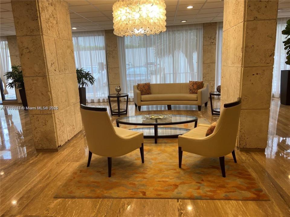 1980 S Ocean Dr 2B, Hallandale Beach, Floride 33009, États-Unis